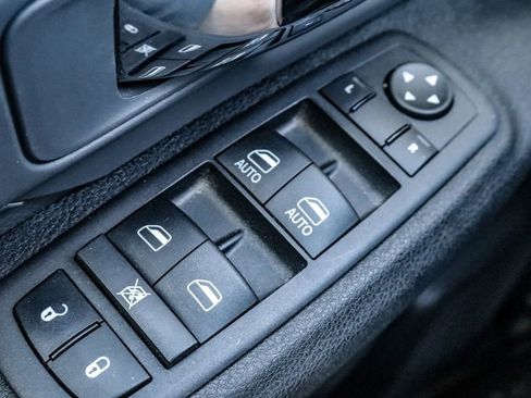 Used 2024 RAM 1500 Classic SLT image 20