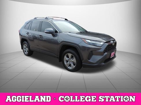 Used 2024 Toyota RAV4 XLE FWD image 3