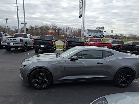 Used 2020 Chevrolet Camaro LT image 5
