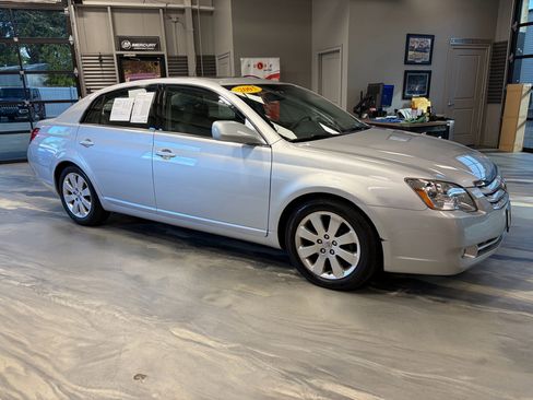 Used 2005 Toyota Avalon XLS FWD image 29