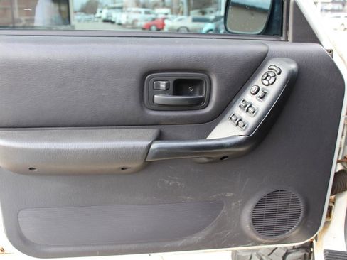 Used 2001 Jeep Cherokee Sport image 97