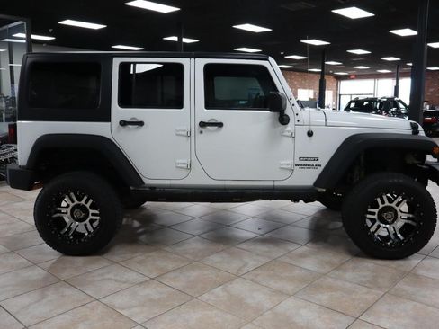Used 2017 Jeep Wrangler Unlimited Sport w/ Quick Order Package 24S AWD/4WD image 6