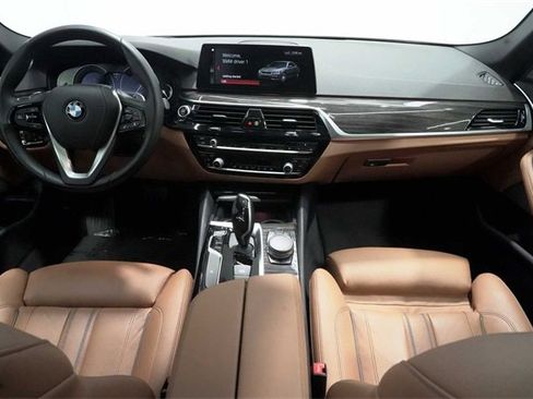 Used 2020 BMW 530i w/ Convenience Package image 11