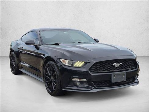 Used 2017 Ford Mustang Coupe RWD image 3