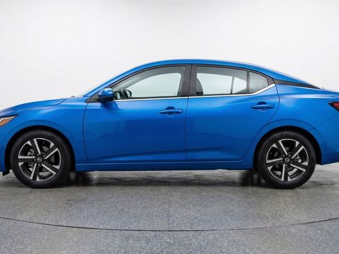 Used 2025 Nissan Sentra SV FWD image 5