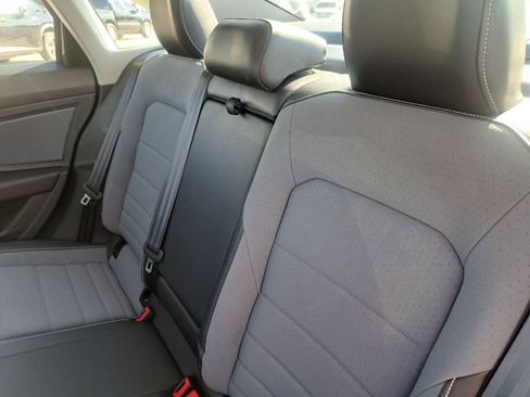 Used 2025 Volkswagen Jetta SE image 25