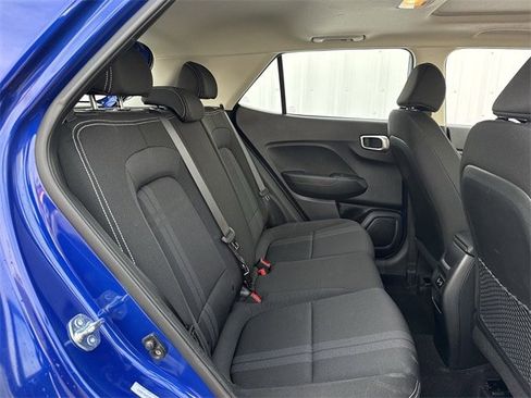 Used 2025 Hyundai Venue SEL image 30