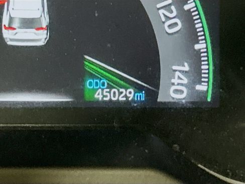 Used 2024 Toyota RAV4 LE FWD image 10