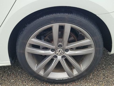 Used 2017 Volkswagen Passat 1.8T R-Line FWD image 8