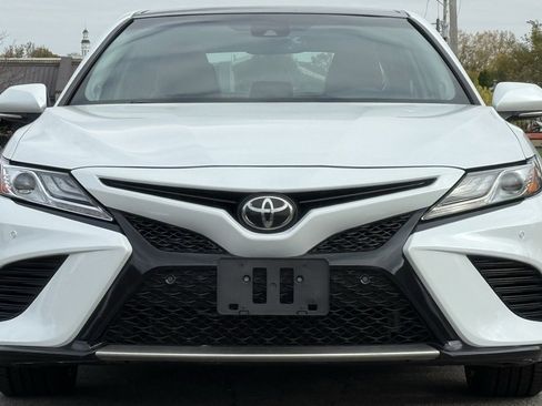 Used 2018 Toyota Camry XSE image 8