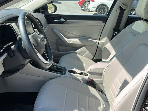Used 2023 Volkswagen Jetta SE w/ Panoramic Sunroof Package FWD image 10