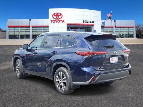 Used 2022 Toyota Highlander XLE image 4