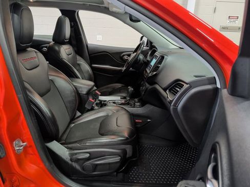 Used 2021 Jeep Cherokee Trailhawk w/ Sun, Sound & Nav Group image 33