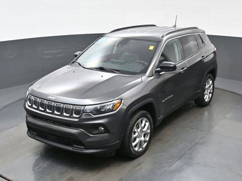 Used 2022 Jeep Compass Latitude AWD/4WD image 31