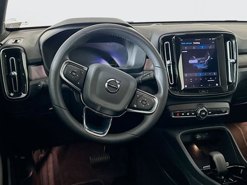 Used 2023 Volvo C40 P8 Recharge Plus image 18