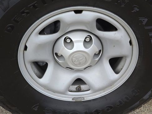 Used 2023 Toyota Tacoma SR image 20