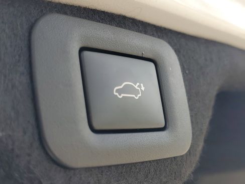 Certified 2025 Lexus ES 350 w/ Premium Package image 9