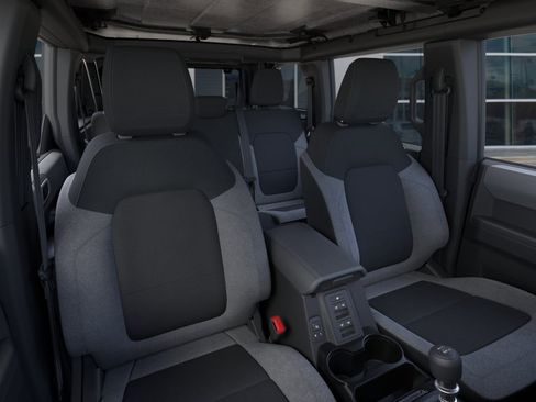 New 2026 Ford Bronco 4-Door AWD/4WD image 12