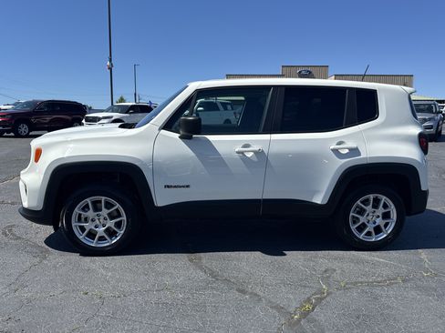 Used 2023 Jeep Renegade Latitude AWD/4WD image 8