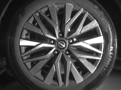 Used 2025 Nissan Altima 2.5 SV FWD image 14
