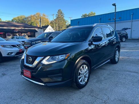 Used 2020 Nissan Rogue SV image 4