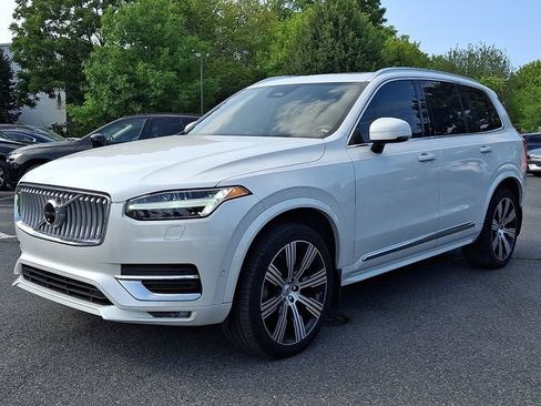 Used 2023 Volvo XC90 B6 Ultimate w/ Lounge Package AWD/4WD image 3