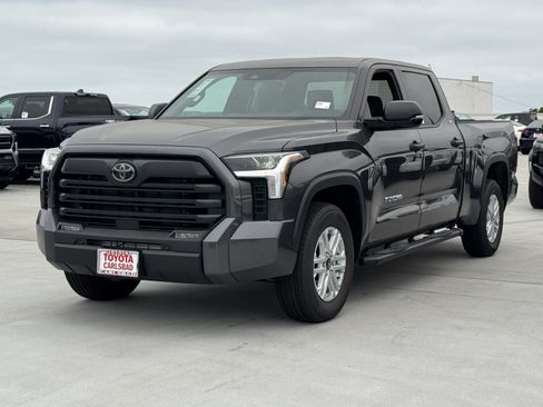 New 2026 Toyota Tundra SR5 w/ SR5 Convenience Package RWD image 11