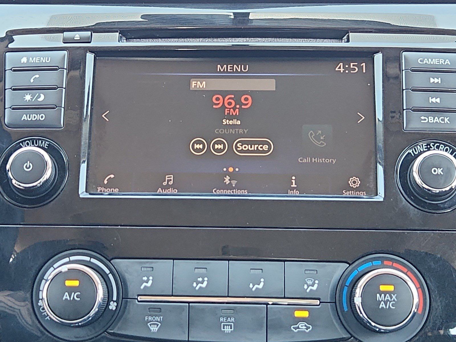 Used 2018 Nissan Rogue S AWD/4WD image 21