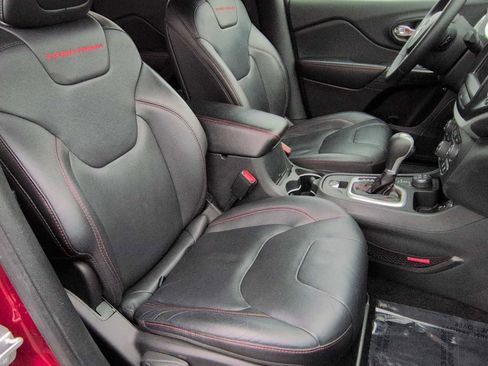 Used 2015 Jeep Cherokee Trailhawk w/ Comfort/Convenience Group image 23