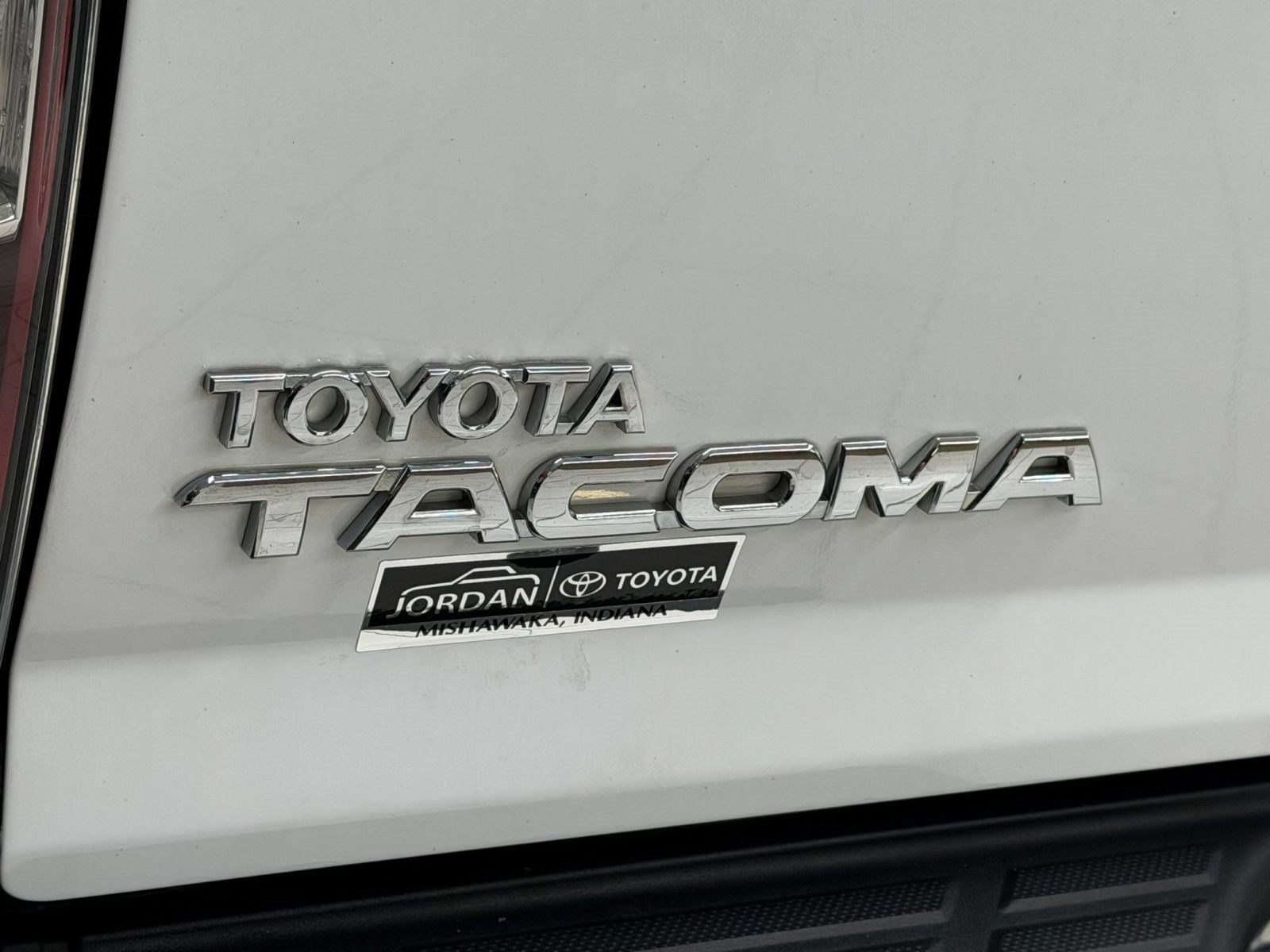 Used 2011 Toyota Tacoma 4x4 Double Cab w/ TRD Off-Road Pkg image 29