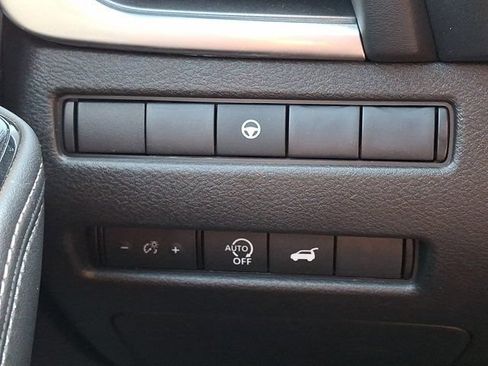 Used 2024 Nissan Rogue SV FWD image 28