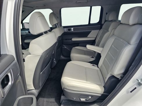 Used 2025 Hyundai Santa Fe Calligraphy FWD image 48