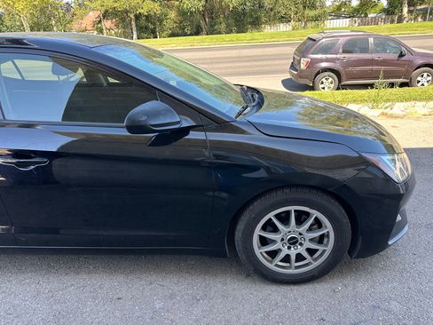 Used 2019 Hyundai Elantra SEL w/ Cargo Package FWD image 9