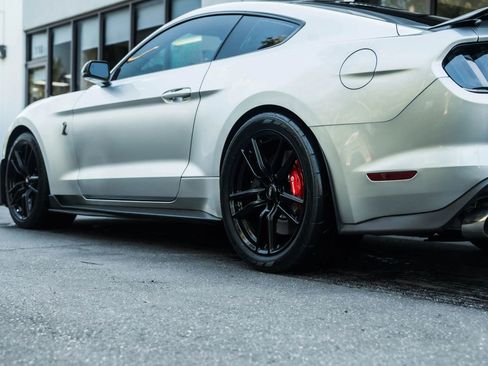 Used 2020 Ford Mustang Shelby GT500 w/ Technology Package RWD image 6