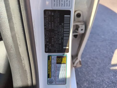 Used 2014 Kia Cadenza Premium w/ Luxury Package FWD image 30