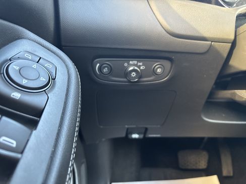 Used 2023 Buick Encore GX Select AWD/4WD image 17