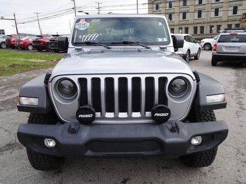 Used 2020 Jeep Wrangler Sport AWD/4WD image 3