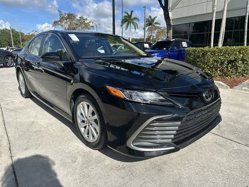 Used 2024 Toyota Camry LE FWD image 19