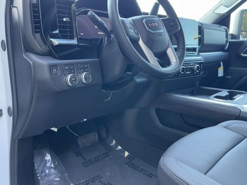 New 2026 GMC Sierra 2500 SLT w/ SLT Premium Package image 12