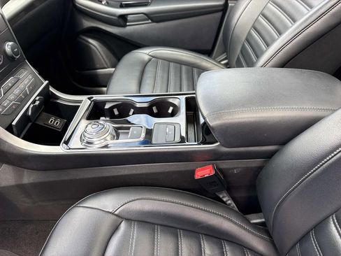 Used 2019 Ford Edge SEL w/ Equipment Group 201A AWD/4WD image 22