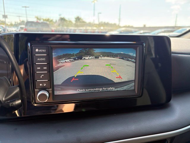 Used 2025 Nissan Kicks S FWD image 5