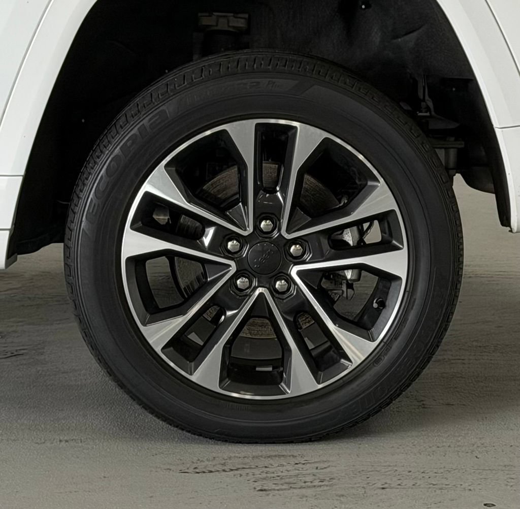 Used 2023 Jeep Grand Cherokee Overland AWD/4WD image 8