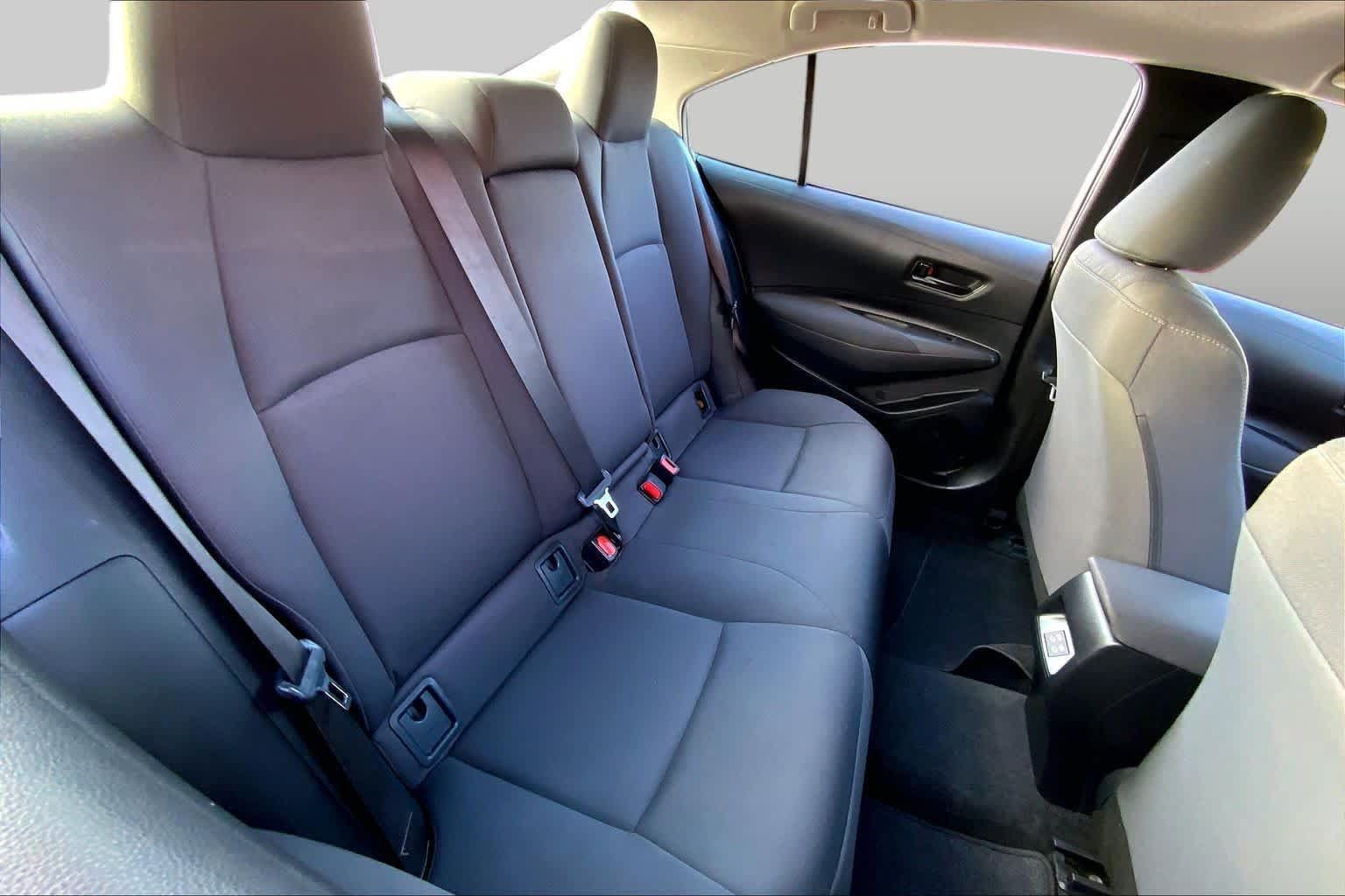 Used 2025 Toyota Corolla LE FWD image 19