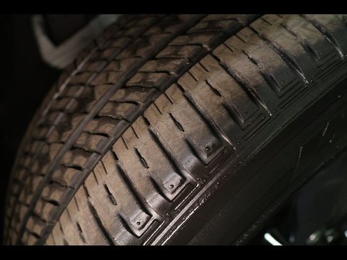 Used 2023 Jeep Grand Cherokee L Laredo image 6