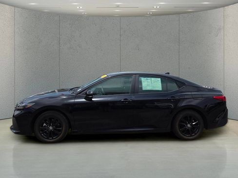 Used 2025 Toyota Camry LE FWD image 2