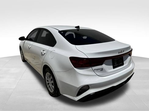 Used 2024 Kia Forte LX FWD image 4