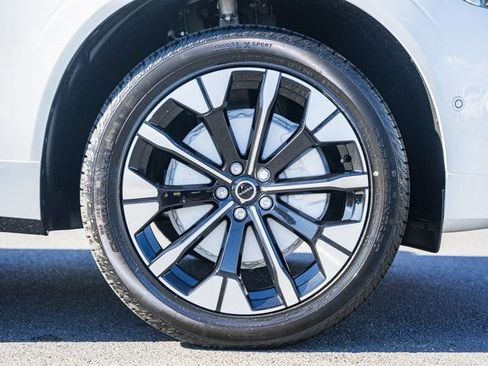 New 2026 Volvo XC60 B5 Ultra w/ Protection Package Premier image 17