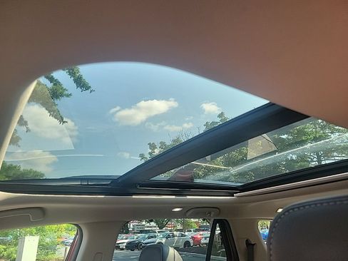 Certified 2025 Honda Pilot Touring image 17