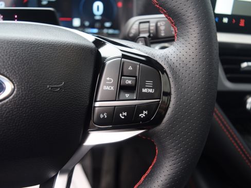 Used 2025 Ford Explorer ST image 5