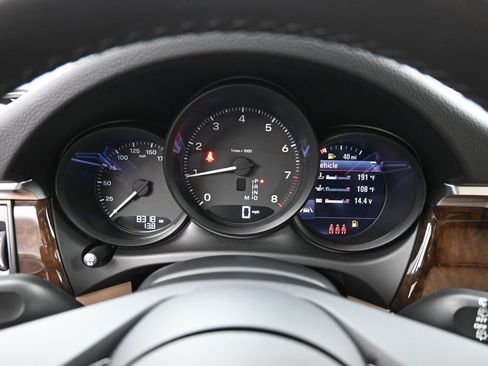 Certified 2023 Porsche Macan AWD/4WD image 20